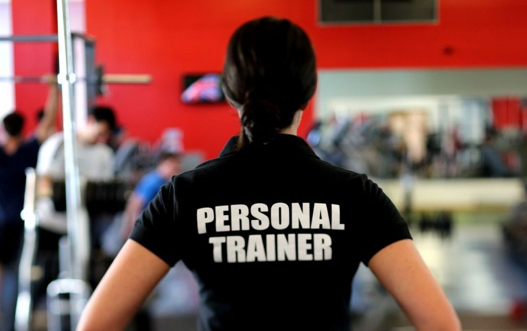 Find A Personal Trainer: 6 Ways To Get An Awesome Body